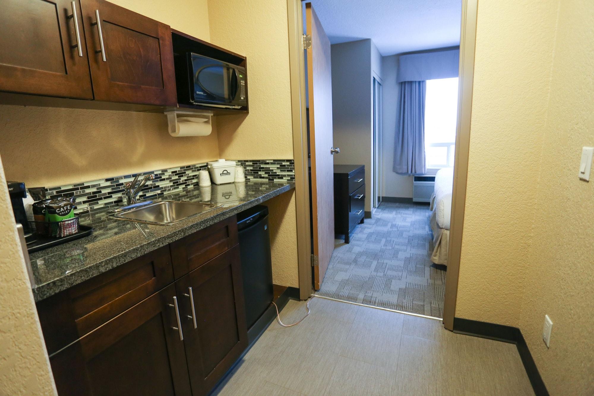 Days Inn By Wyndham Calgary Airport Exterior foto
